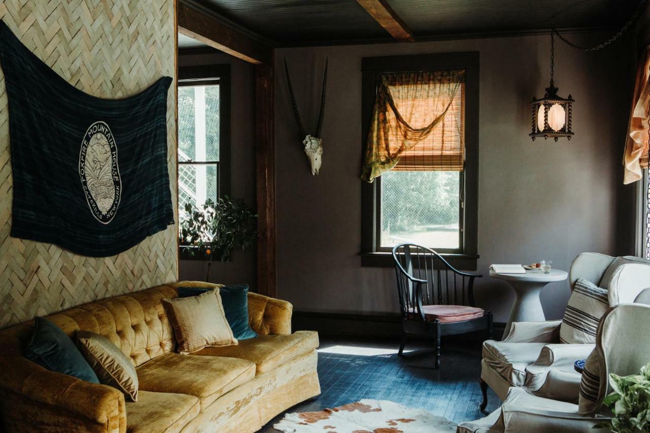 Foxfire Mountain House Hotel Mount Pleasant Екстериор снимка
