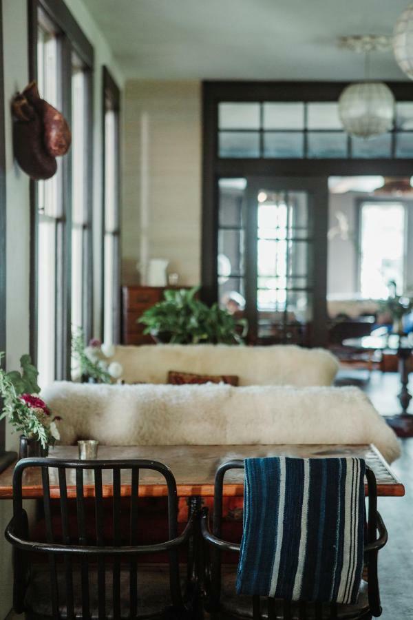 Foxfire Mountain House Hotel Mount Pleasant Екстериор снимка